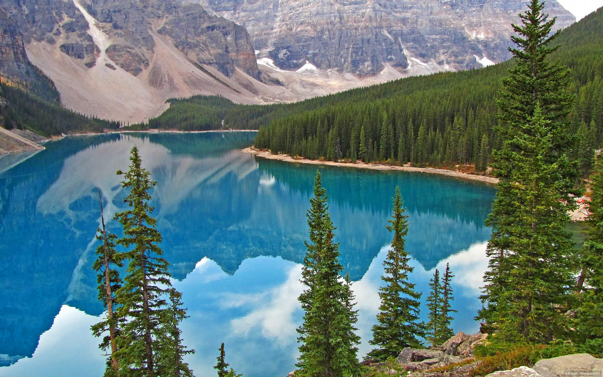 “极速滑行”——在急弯与直道中遨游自如，极速滑冰图片