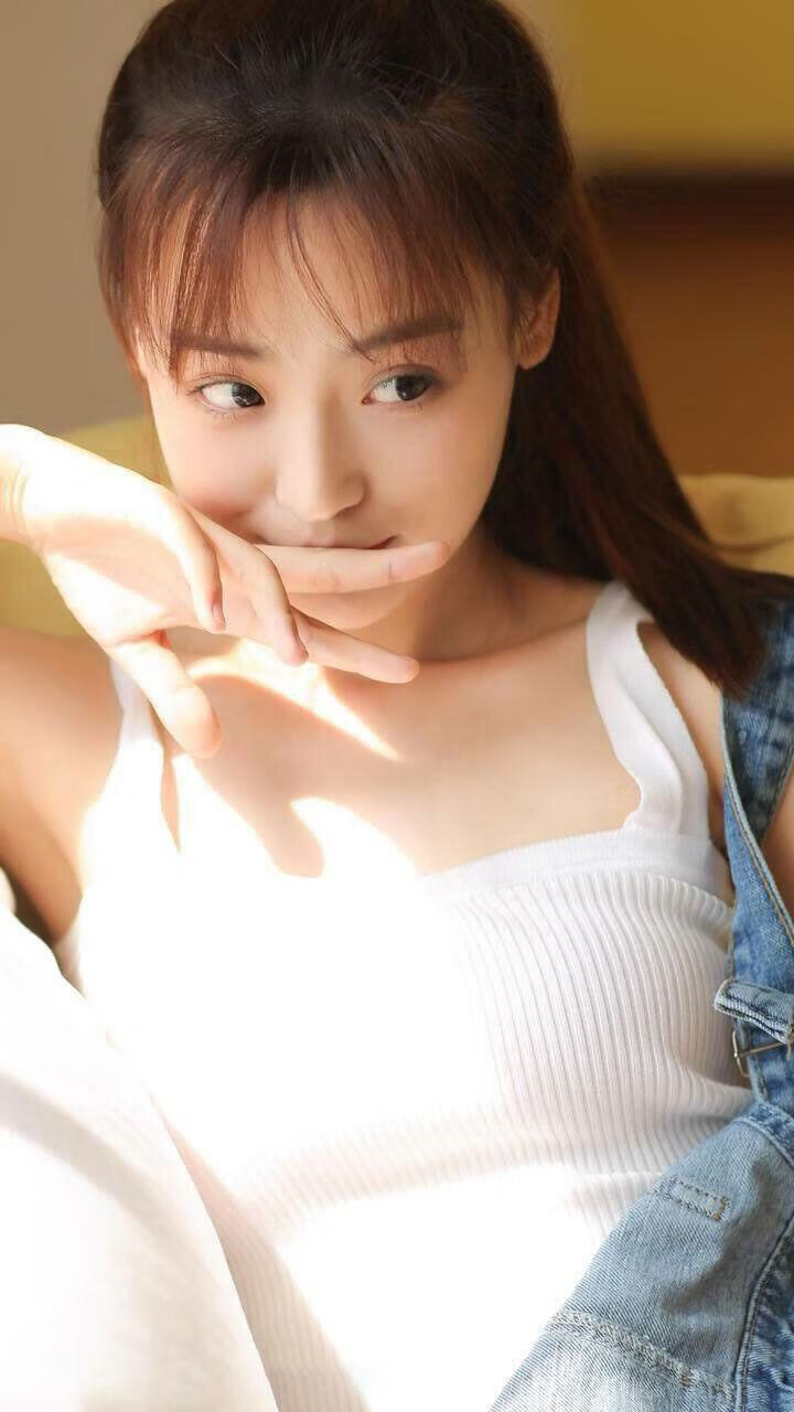 中国足球入场券销售新策略，推进全民参与，一场足球赛的入场券30元一张,降价后观众增加了50%