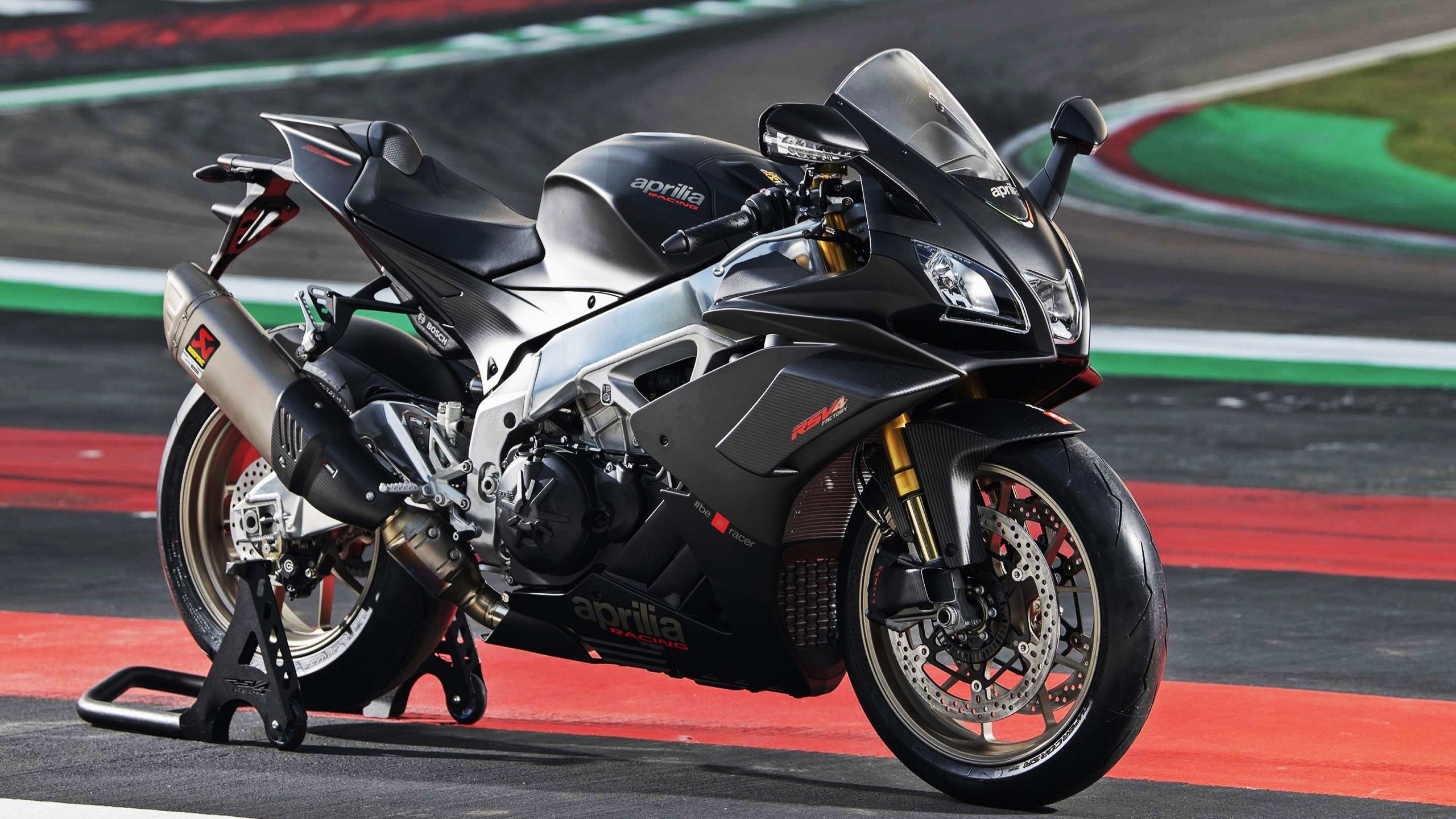 爱游戏 电竞-葡萄牙马术队在2024年欧洲工作马术锦标赛中荣获团体金牌，展现强大实力。