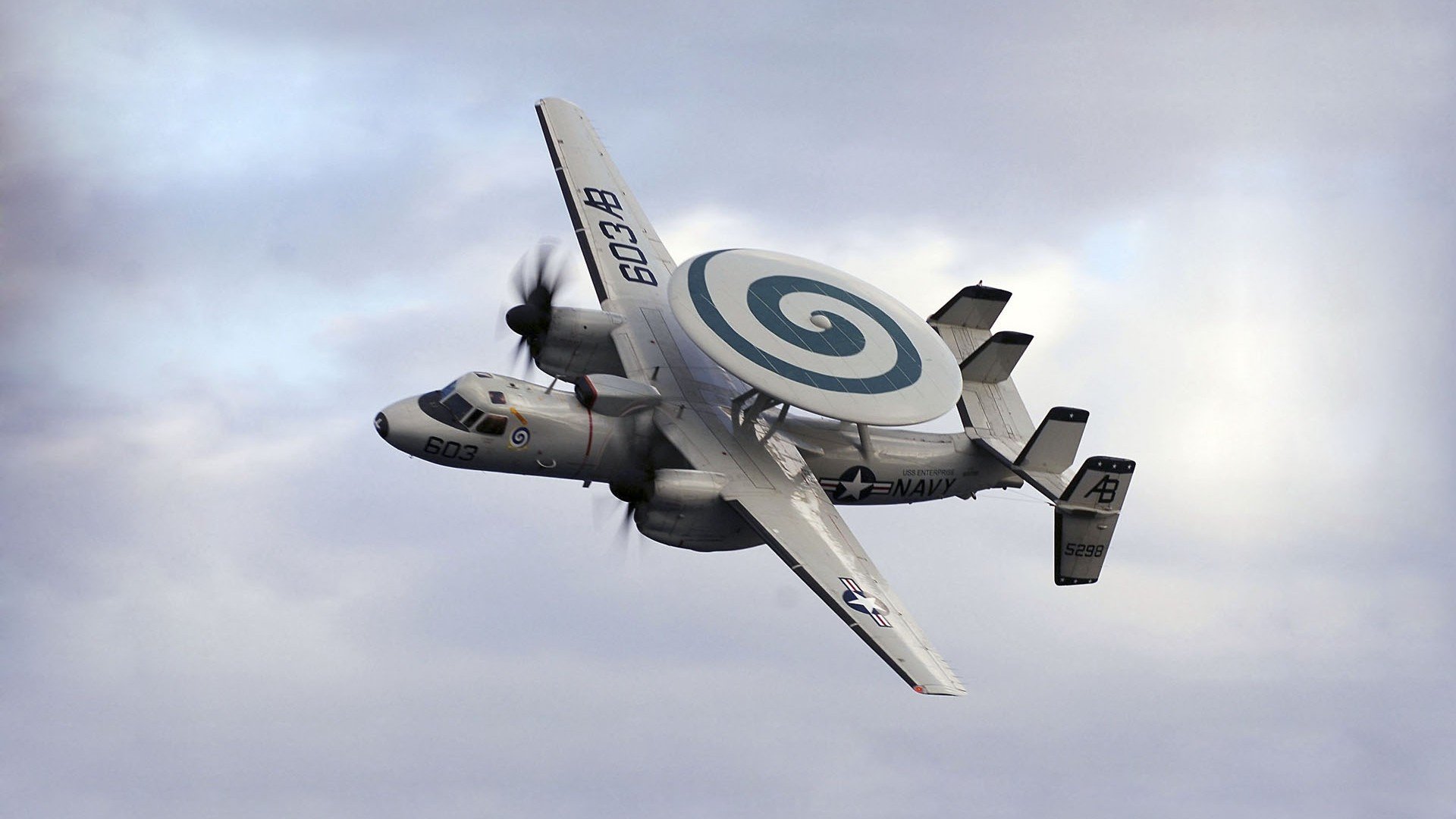 爱游戏登录入口-利物浦队员状态火爆，连胜走势稳固排名，利物浦阵容分析