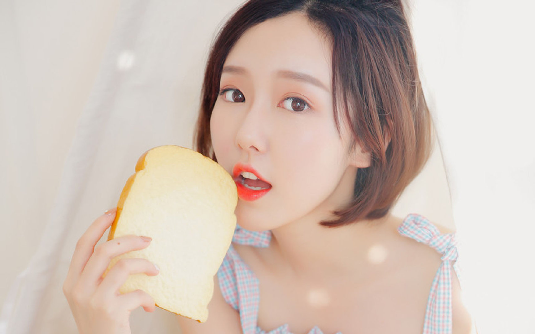 AYX体育官网-西甲顶尖明星：精彩突破点燃全场，西甲最强