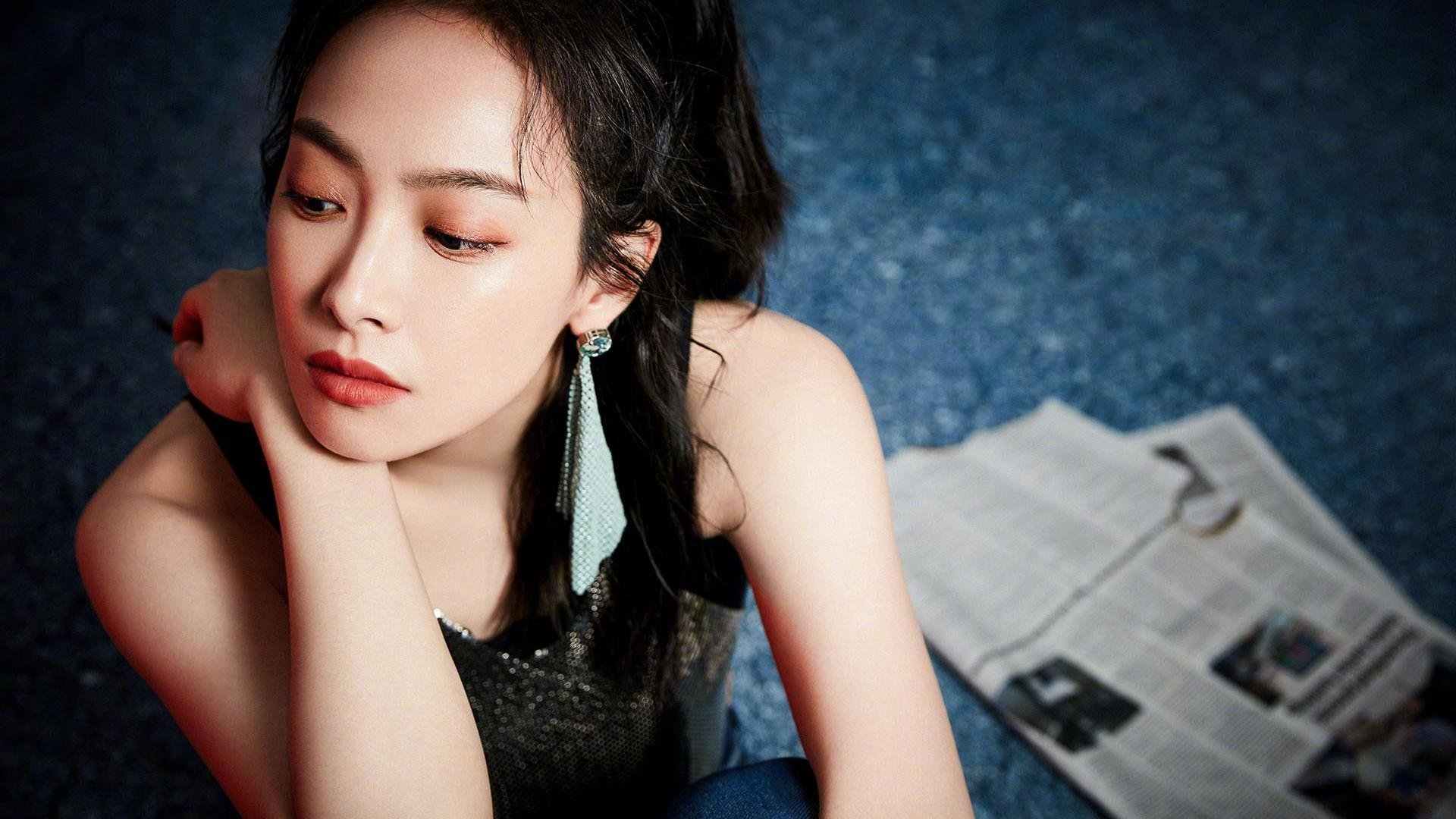 爱游戏登录入口-足球大会线上线下同步举行，促进全球交流，足球会议室直播