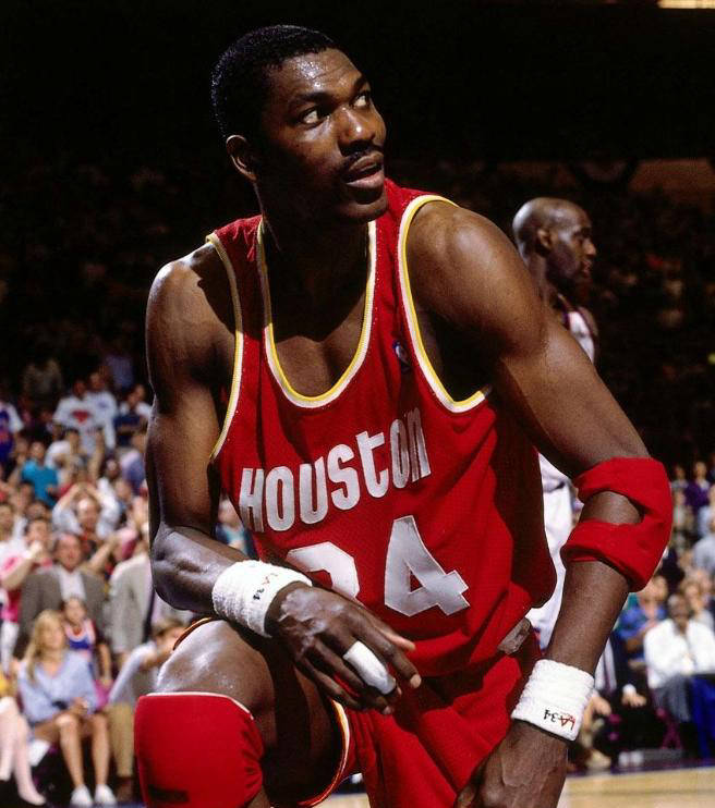 爱游戏体育:NBA球星自传:讲述奥拉朱旺的篮球传奇的简单介绍 爱游戏体育:NBA球星自传:讲述奥拉朱旺的篮球传奇的简单介绍