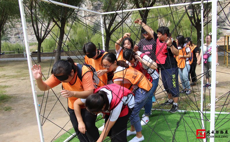 爱游戏体育：团队运动中的个人突破：如何找到自我的简单介绍