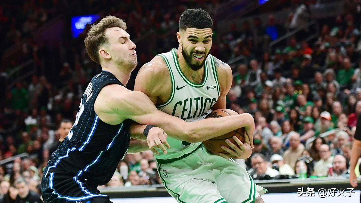 爱游戏体育:凯尔特人队伤病情况:塔图姆脚踝扭伤,出战成疑的简单介绍 爱游戏体育:凯尔特人队伤病情况:塔图姆脚踝扭伤,出战成疑的简单介绍