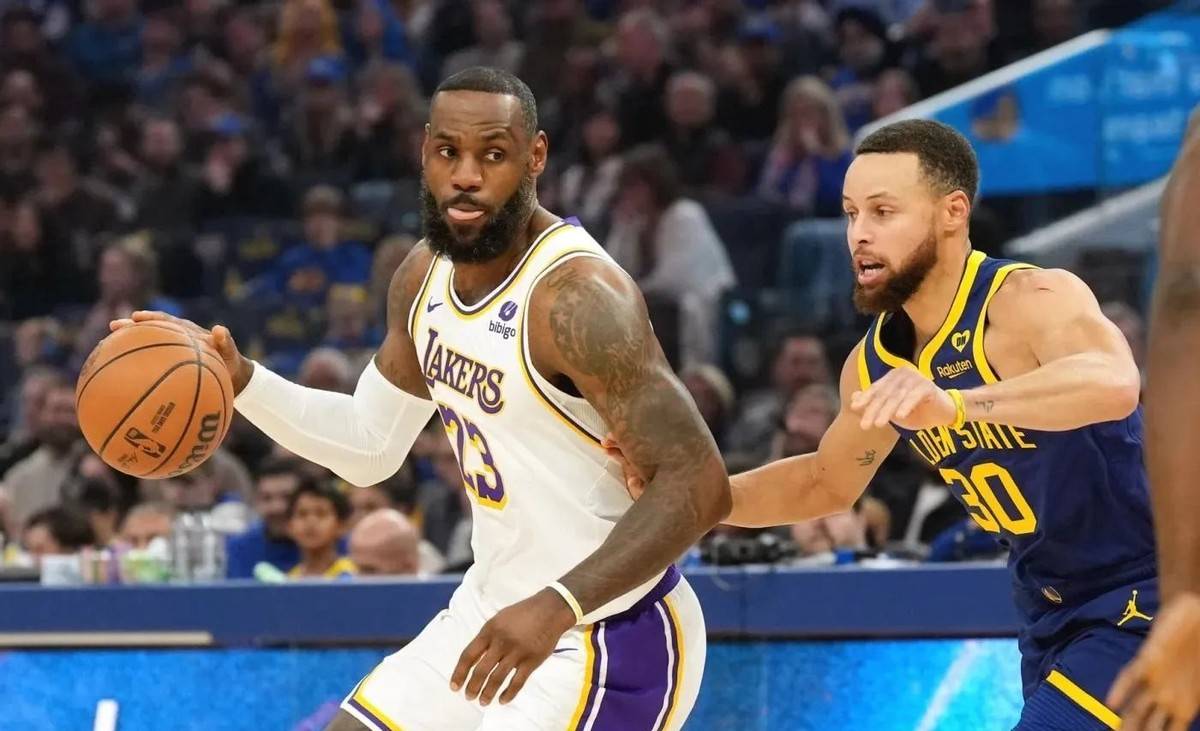 爱游戏体育：湖人队新赛季：戴维斯能否摆脱伤病困扰，重返巅峰？的简单介绍