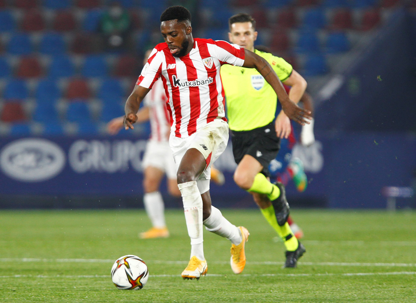 爱游戏官网-爱游戏体育：西甲阿尔科孔的进攻风格与战术演变的简单介绍